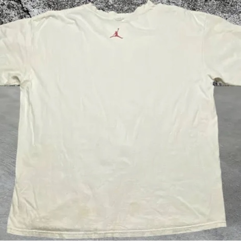 Air Jordan fresh out the box white tee